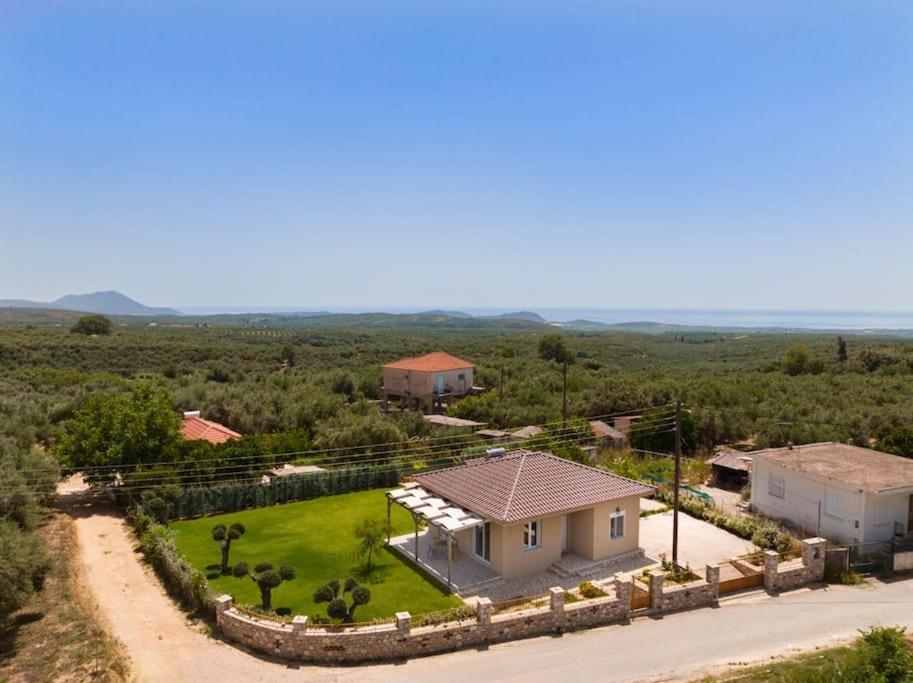 Ηλιόλουστη Βίλα της Δήμητρας Βίλα Mirsinochori Εξωτερικό φωτογραφία